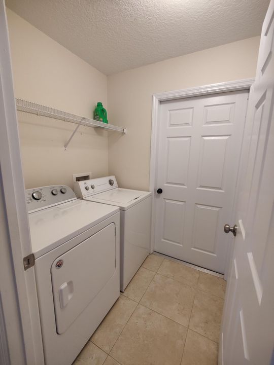 На продажу: $439,000 (3 спален, 2 ванн, 1315 Квадратных фут)