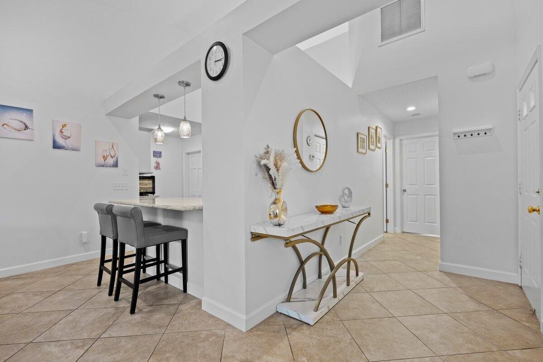 待售: $309,000 (2 贝兹, 2 浴室, 1181 平方英尺)