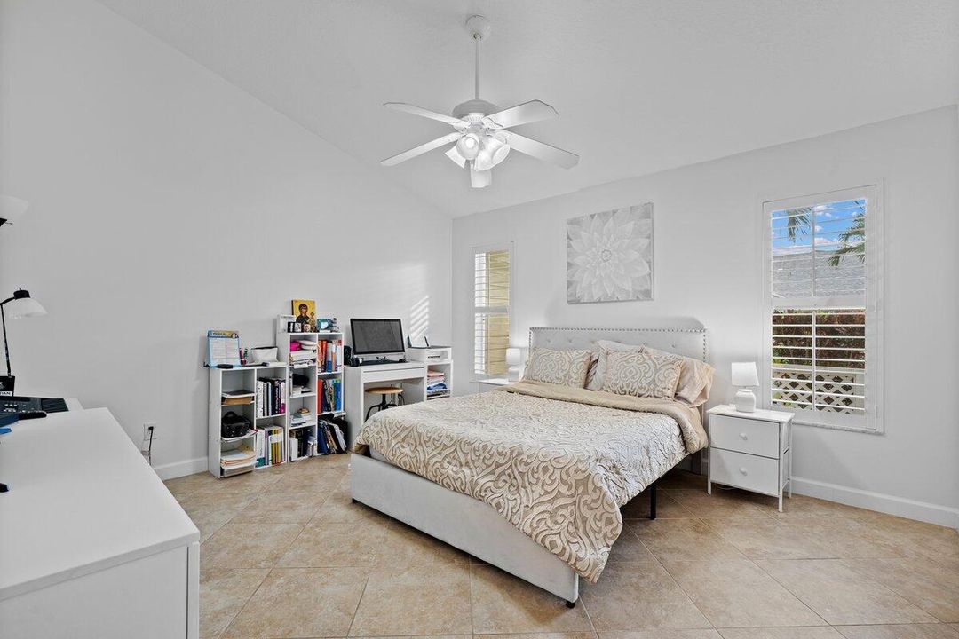 待售: $309,000 (2 贝兹, 2 浴室, 1181 平方英尺)