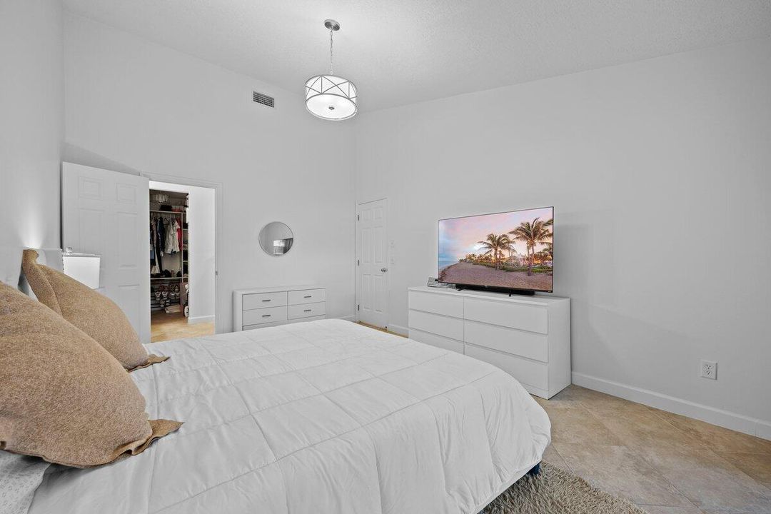 待售: $309,000 (2 贝兹, 2 浴室, 1181 平方英尺)