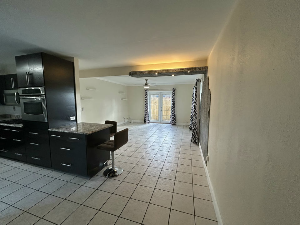 В аренду: $3,150 (3 спален, 2 ванн, 1134 Квадратных фут)