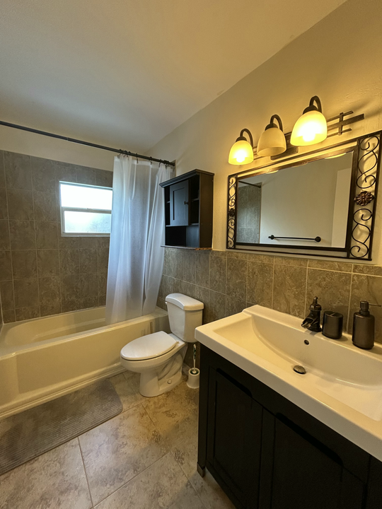 В аренду: $3,150 (3 спален, 2 ванн, 1134 Квадратных фут)