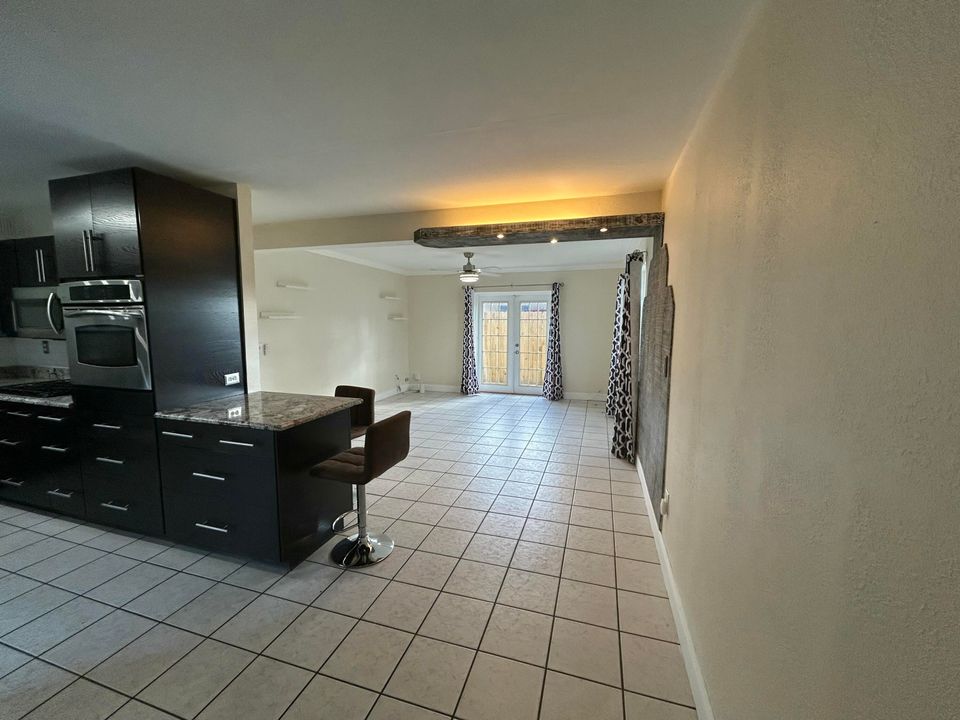 В аренду: $3,150 (3 спален, 2 ванн, 1134 Квадратных фут)