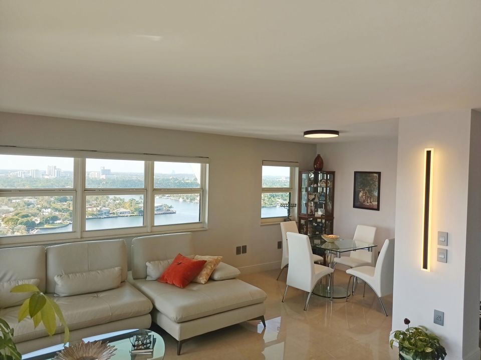 For Sale: $950,000 (2 beds, 2 baths, 1660 Square Feet)