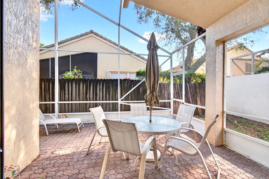 For Sale: $400,000 (3 beds, 2 baths, 1526 Square Feet)