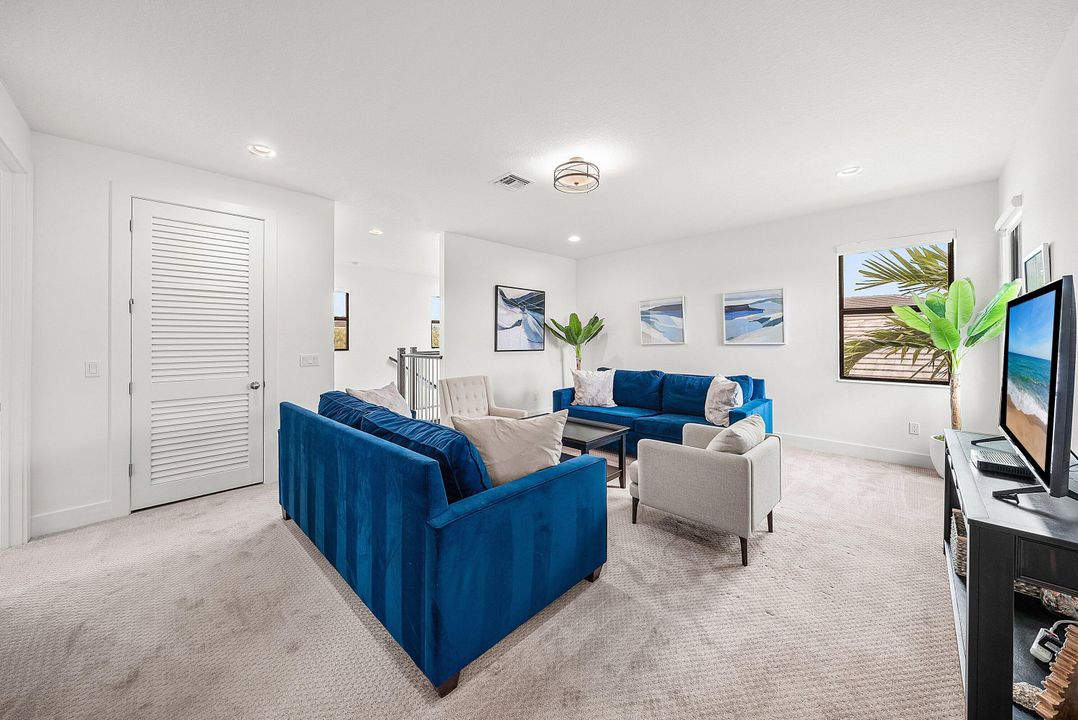 For Sale: $2,065,000 (3 beds, 3 baths, 3162 Square Feet)