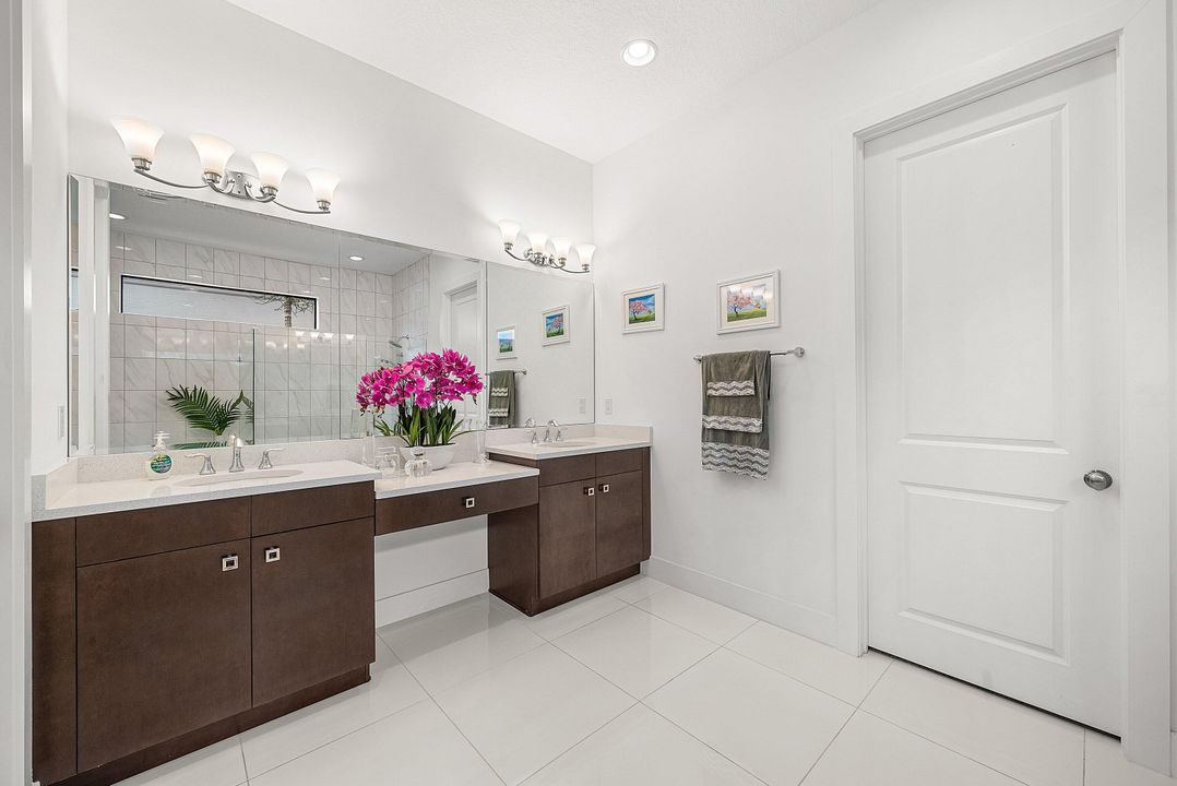 For Sale: $2,065,000 (3 beds, 3 baths, 3162 Square Feet)