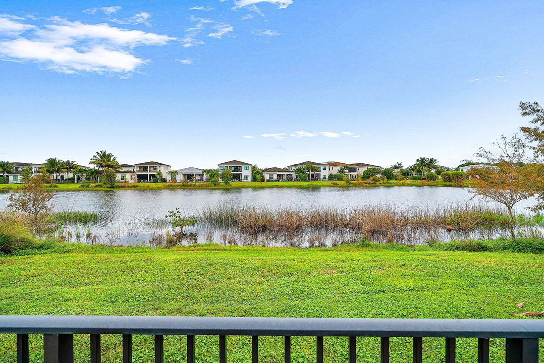 For Sale: $2,065,000 (3 beds, 3 baths, 3162 Square Feet)