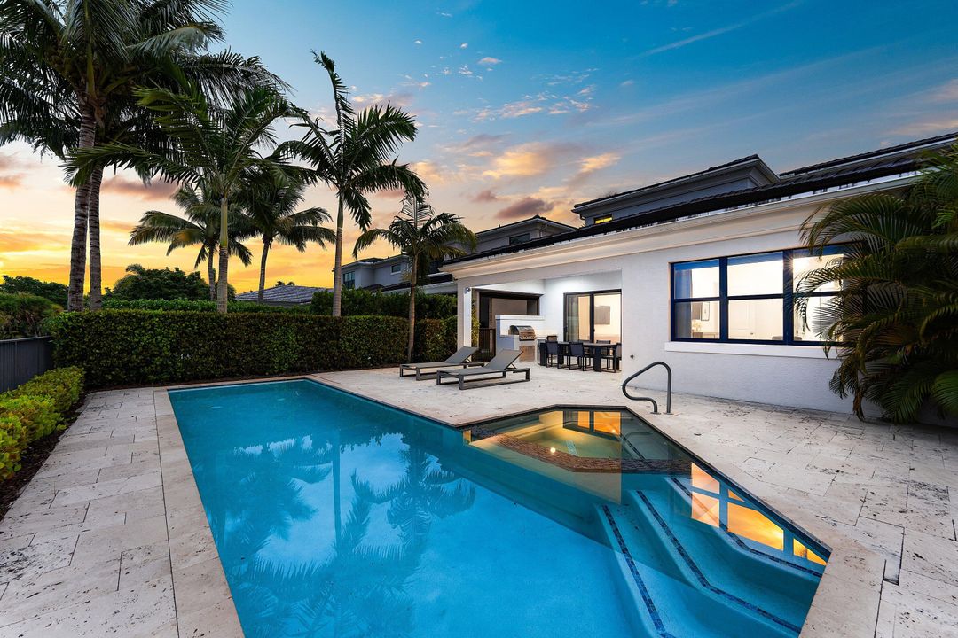 For Sale: $2,065,000 (3 beds, 3 baths, 3162 Square Feet)