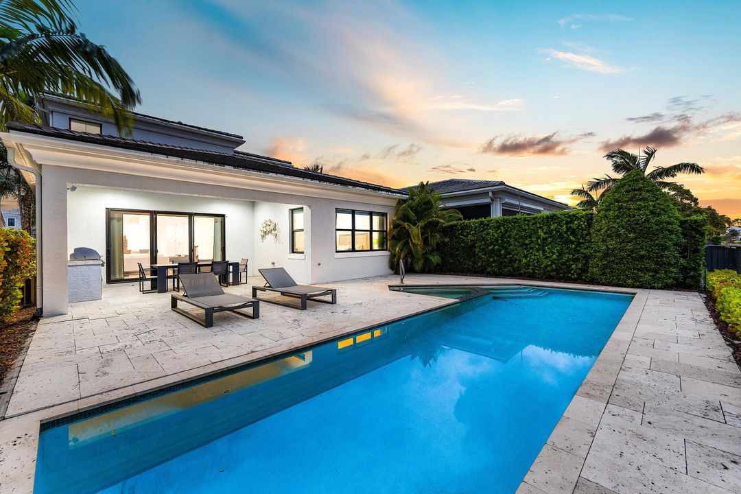 For Sale: $2,065,000 (3 beds, 3 baths, 3162 Square Feet)