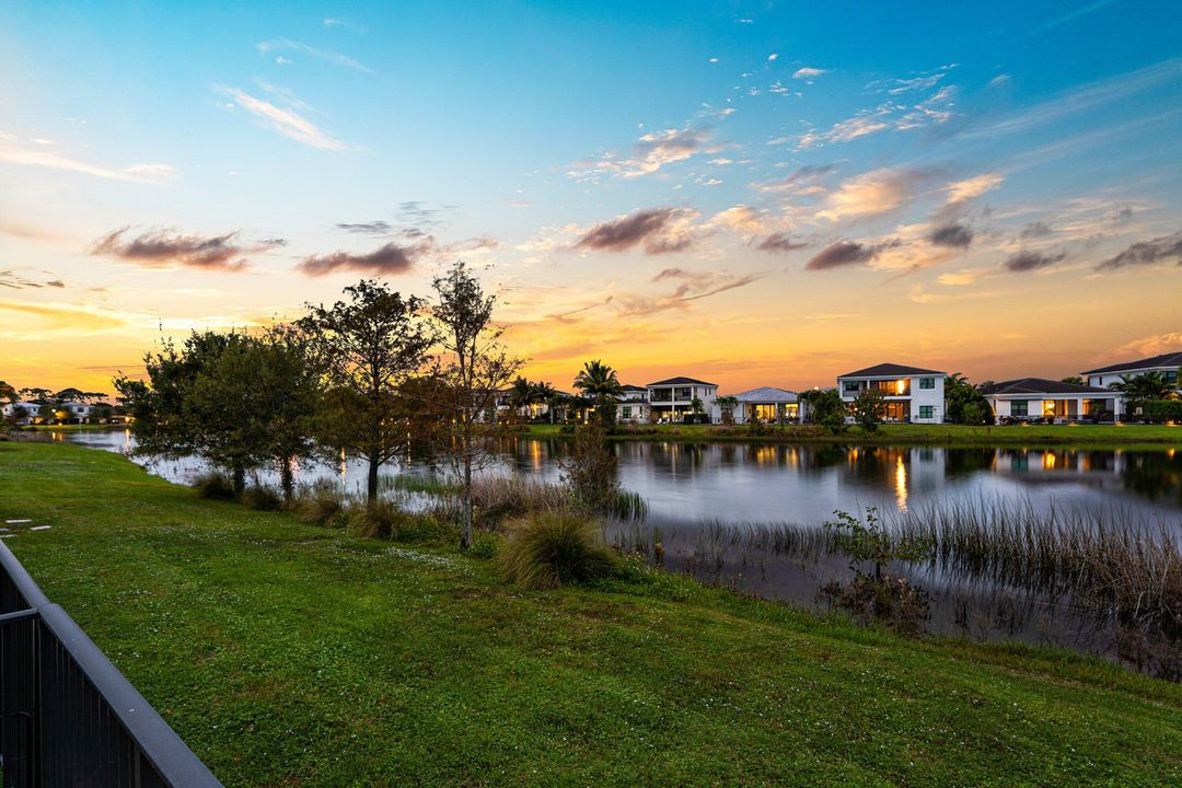 For Sale: $2,065,000 (3 beds, 3 baths, 3162 Square Feet)