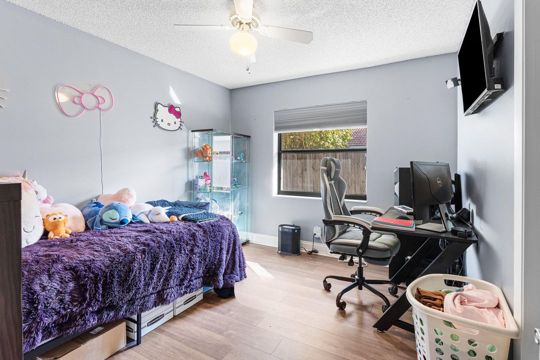 For Sale: $1,275,000 (4 beds, 2 baths, 1964 Square Feet)