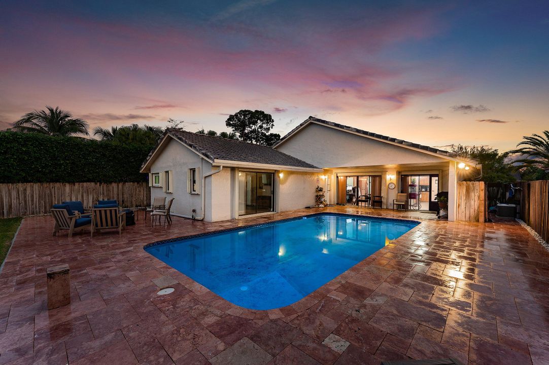 For Sale: $1,275,000 (4 beds, 2 baths, 1964 Square Feet)