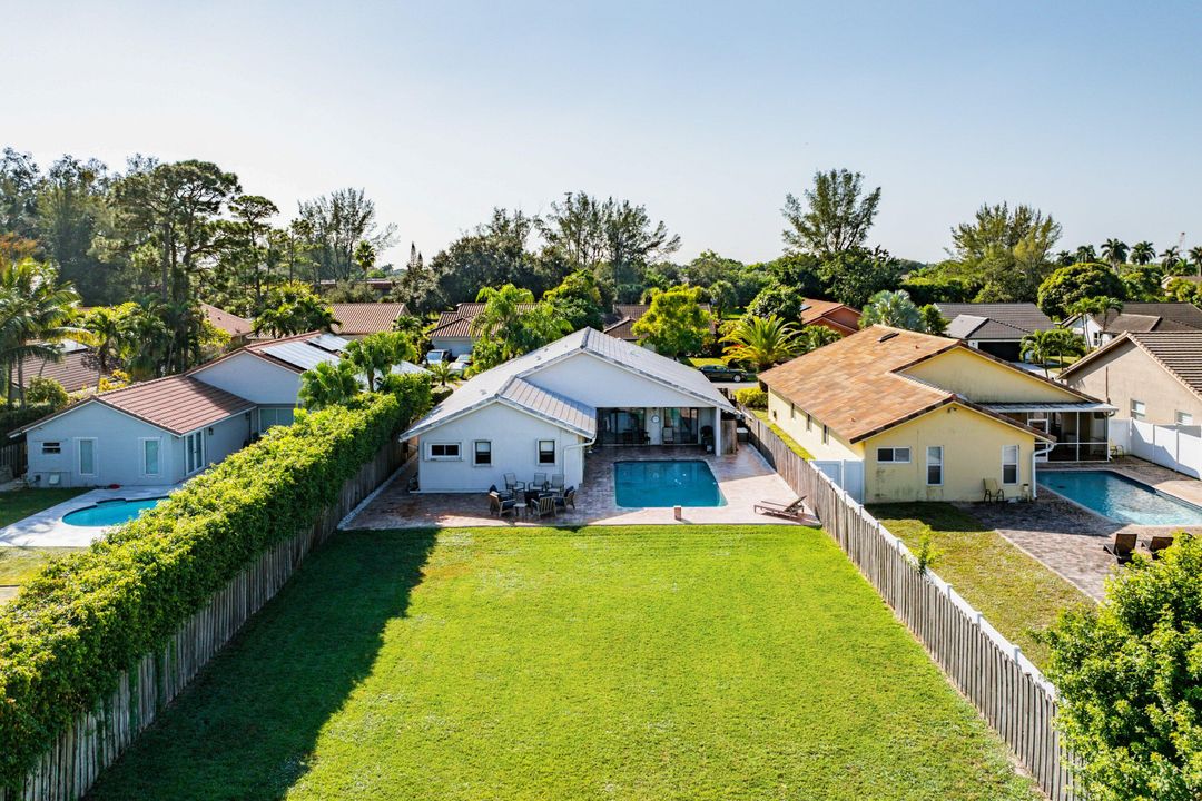 For Sale: $1,275,000 (4 beds, 2 baths, 1964 Square Feet)