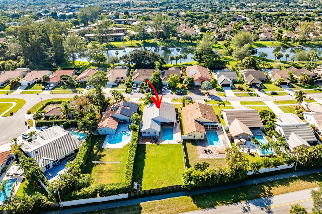 For Sale: $1,275,000 (4 beds, 2 baths, 1964 Square Feet)