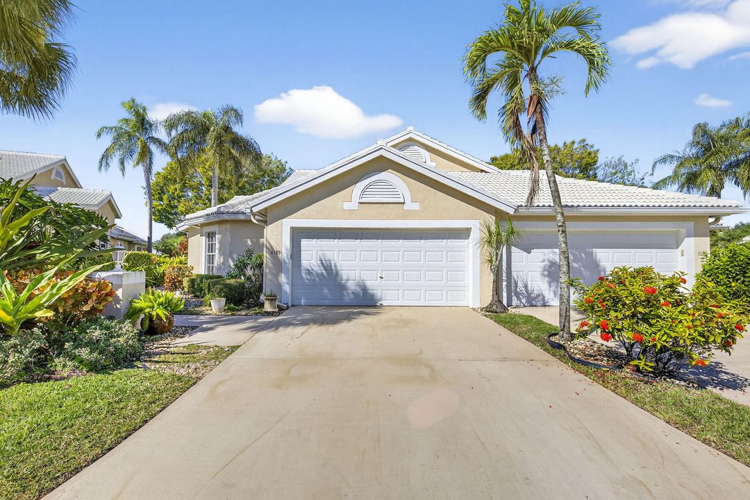 Active With Contract: $400,000 (3 beds, 2 baths, 1820 Square Feet)
