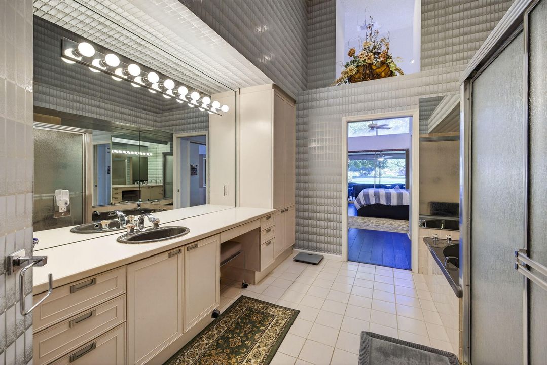 Active With Contract: $400,000 (3 beds, 2 baths, 1820 Square Feet)