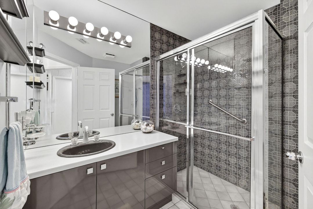 Active With Contract: $400,000 (3 beds, 2 baths, 1820 Square Feet)