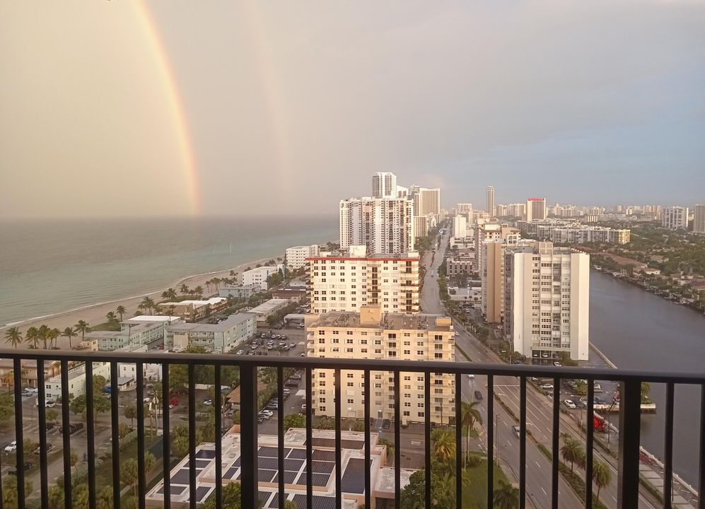 For Sale: $950,000 (2 beds, 2 baths, 1660 Square Feet)