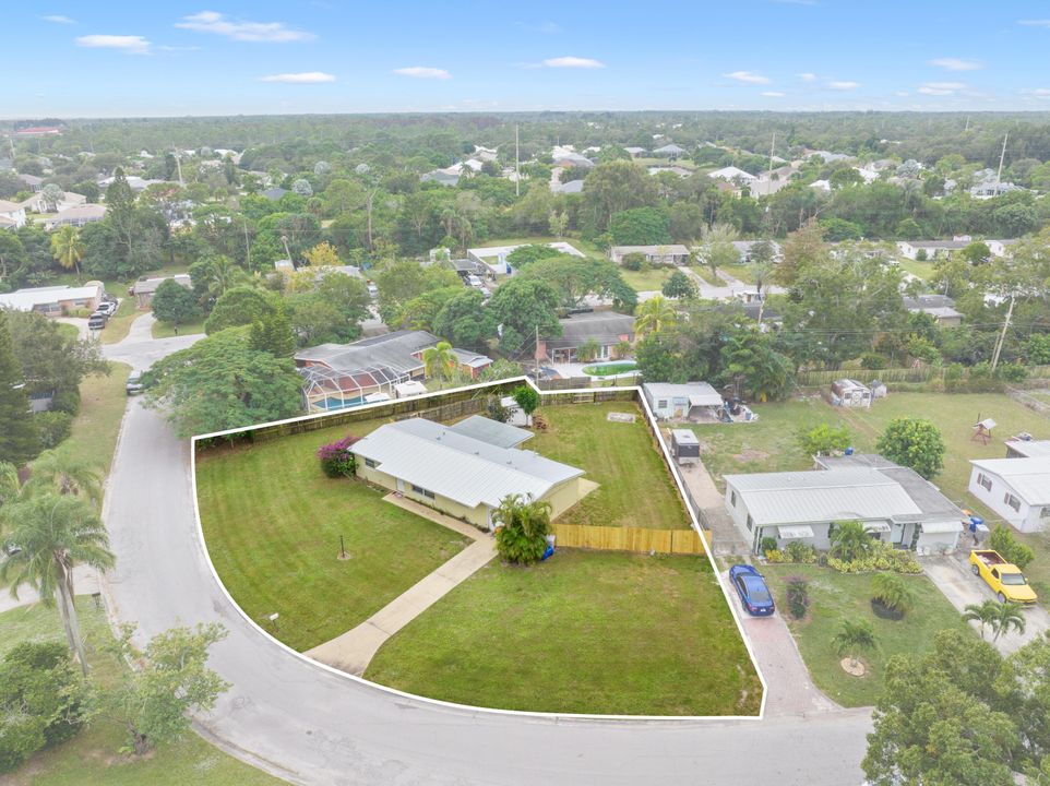 待售: $277,000 (2 贝兹, 2 浴室, 1441 平方英尺)