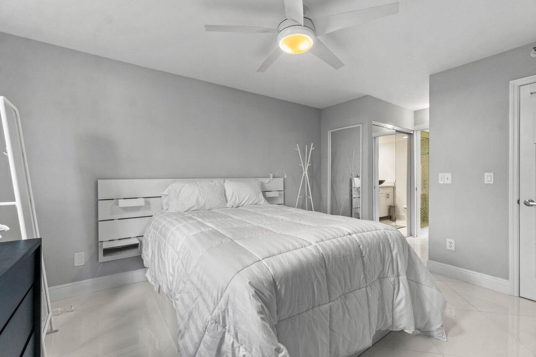 For Sale: $525,000 (2 beds, 1 baths, 945 Square Feet)