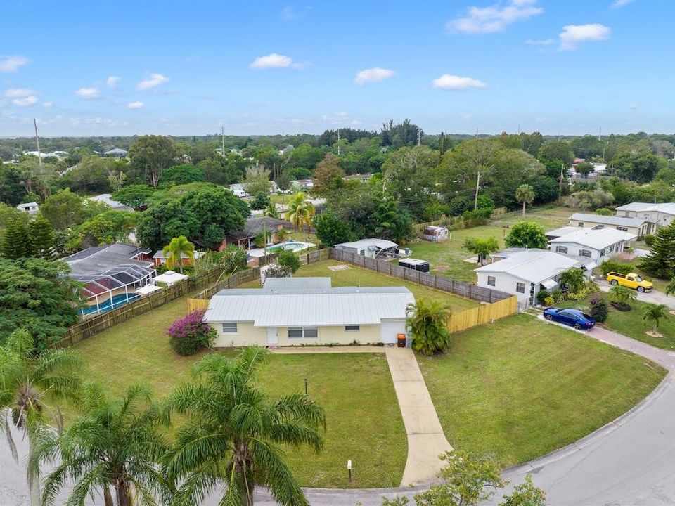 待售: $277,000 (2 贝兹, 2 浴室, 1441 平方英尺)