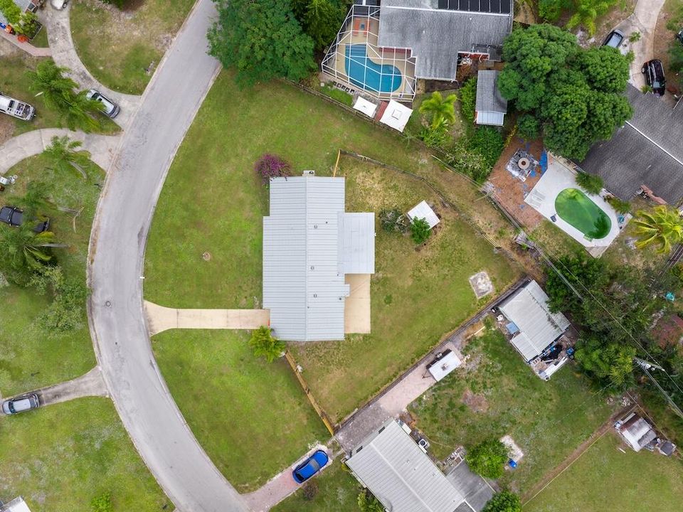 待售: $277,000 (2 贝兹, 2 浴室, 1441 平方英尺)