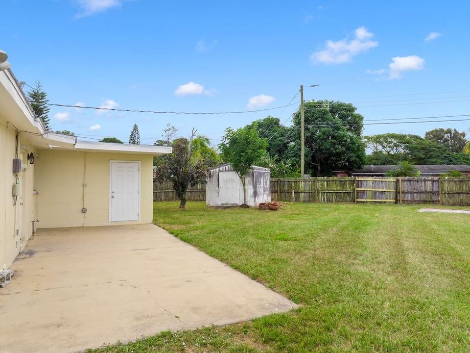 待售: $277,000 (2 贝兹, 2 浴室, 1441 平方英尺)