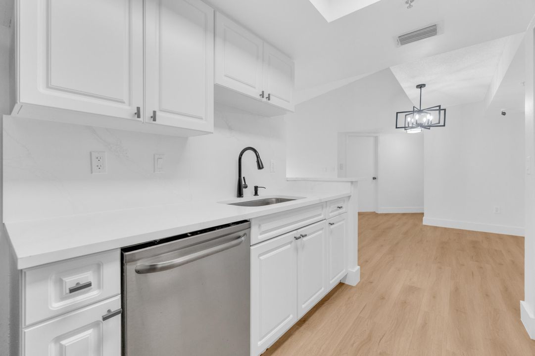 For Rent: $2,550 (3 beds, 2 baths, 1173 Square Feet)