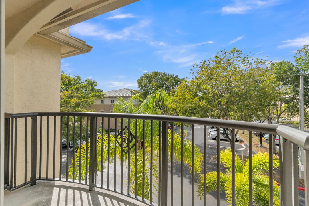 For Rent: $2,550 (3 beds, 2 baths, 1173 Square Feet)