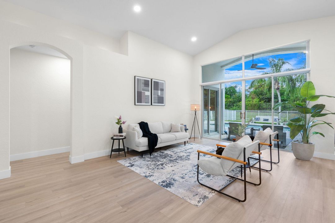 Activo con contrato: $985,000 (4 camas, 2 baños, 2339 Pies cuadrados)