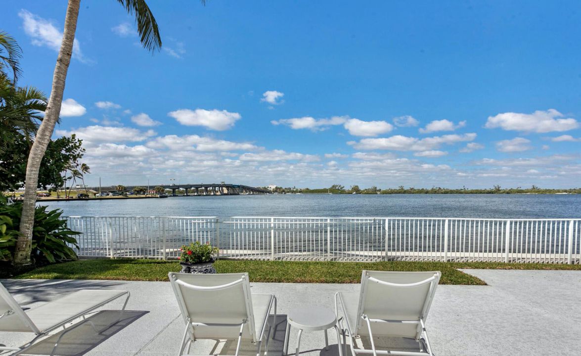 For Sale: $1,175,000 (3 beds, 2 baths, 1578 Square Feet)