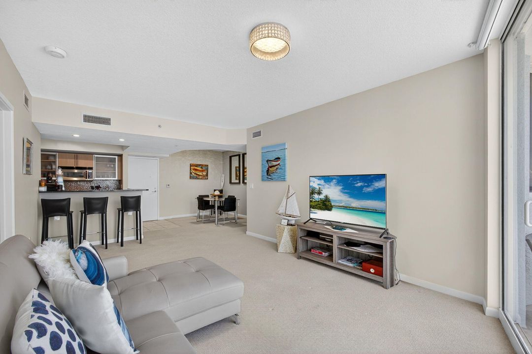 待售: $535,000 (2 贝兹, 2 浴室, 1175 平方英尺)