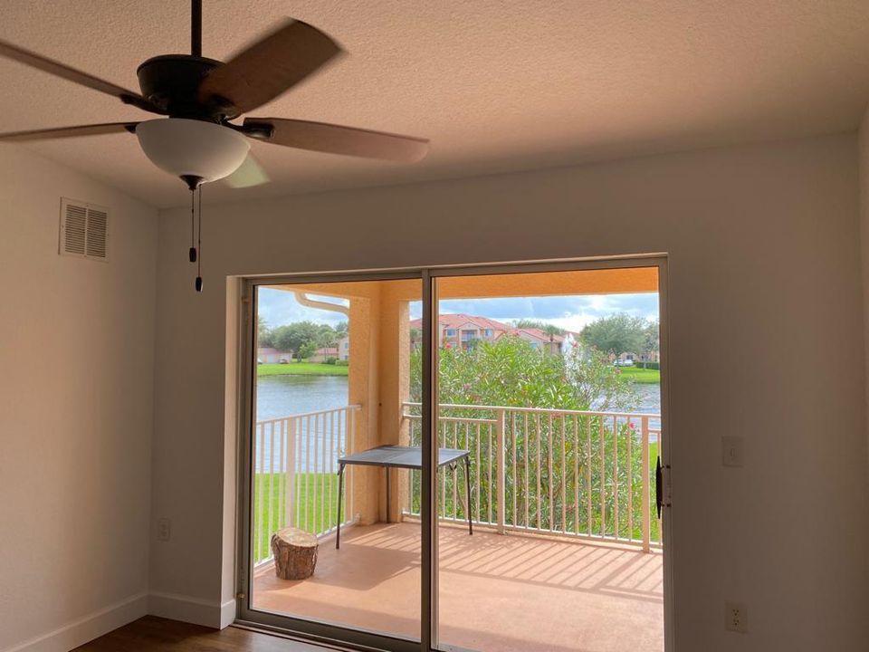 出租: $1,850 (2 贝兹, 2 浴室, 1033 平方英尺)