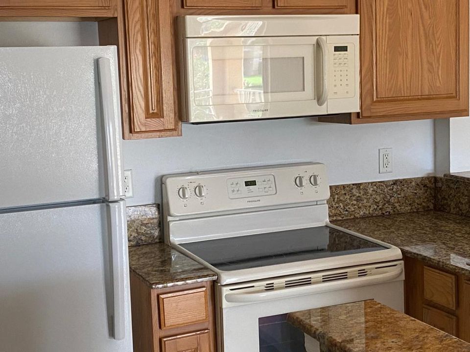 出租: $1,850 (2 贝兹, 2 浴室, 1033 平方英尺)