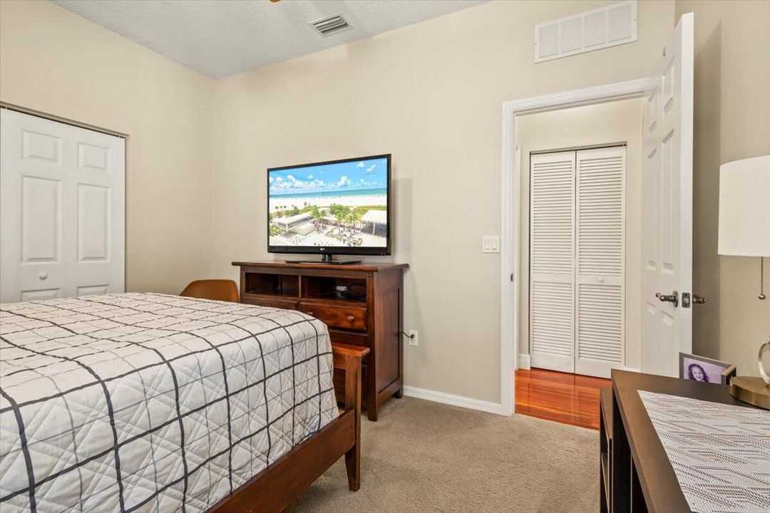 Active With Contract: $339,000 (3 beds, 2 baths, 1552 Square Feet)