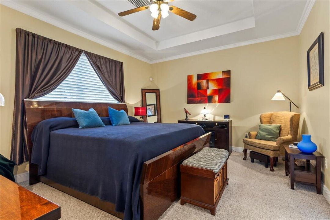 Active With Contract: $339,000 (3 beds, 2 baths, 1552 Square Feet)