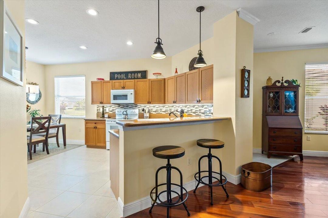 Active With Contract: $339,000 (3 beds, 2 baths, 1552 Square Feet)