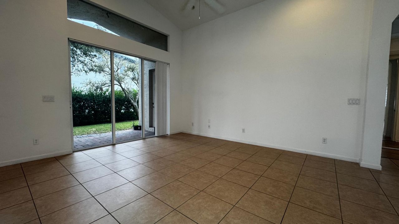 В аренду: $2,600 (3 спален, 2 ванн, 2182 Квадратных фут)