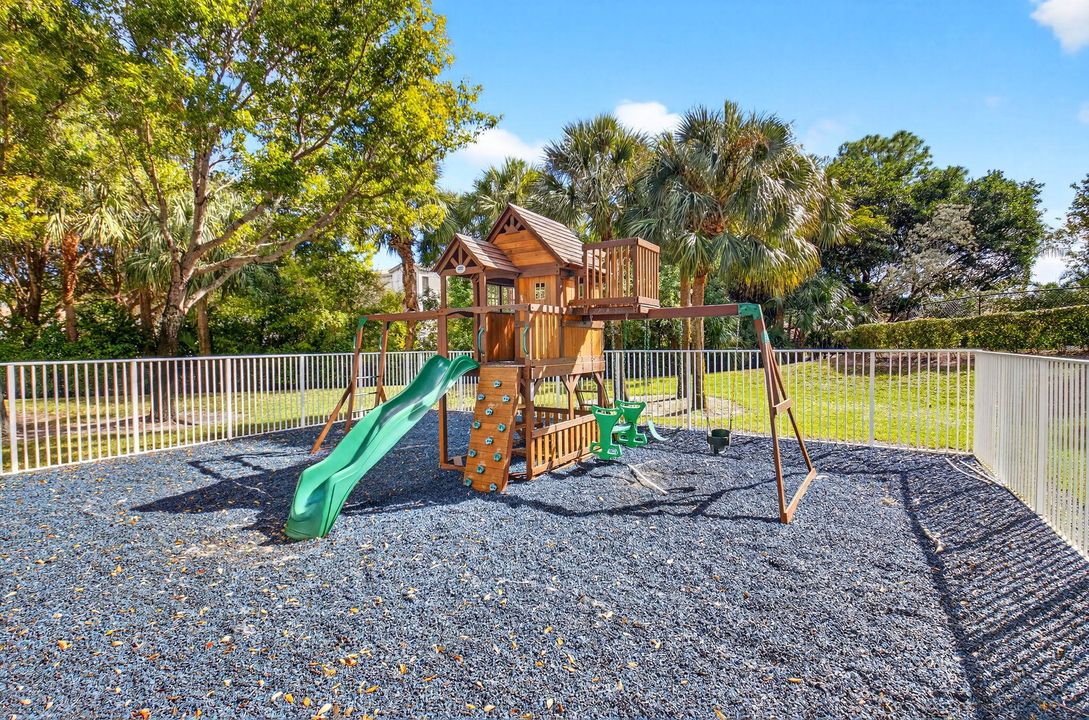 For Sale: $495,000 (3 beds, 2 baths, 1608 Square Feet)