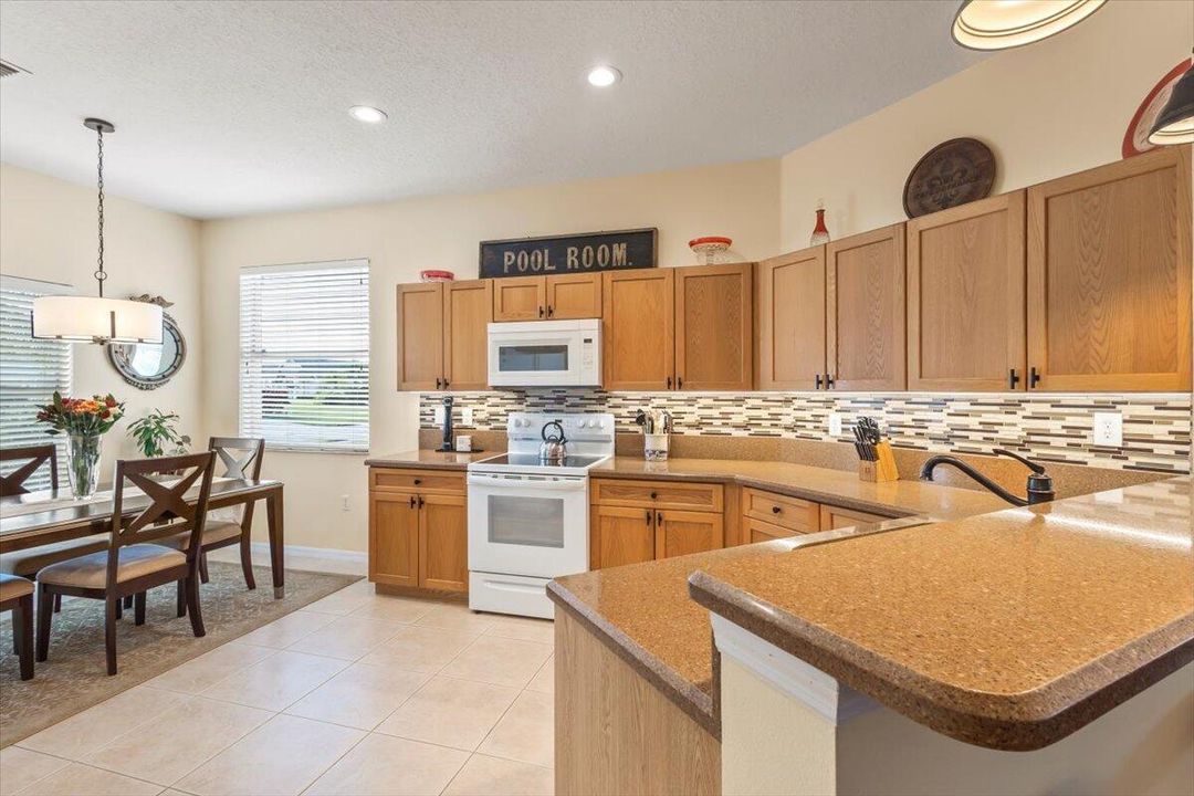 Active With Contract: $339,000 (3 beds, 2 baths, 1552 Square Feet)