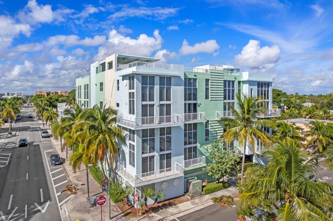 For Sale: $780,000 (2 beds, 2 baths, 2040 Square Feet)