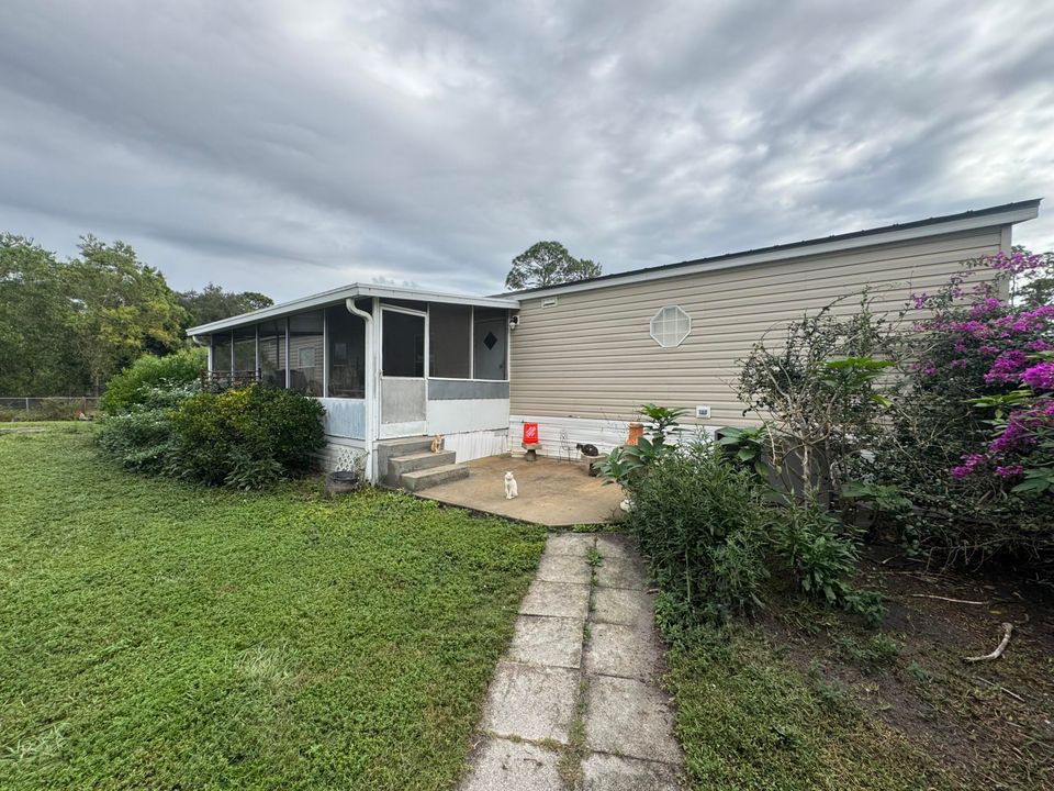 For Sale: $340,000 (3 beds, 2 baths, 2356 Square Feet)