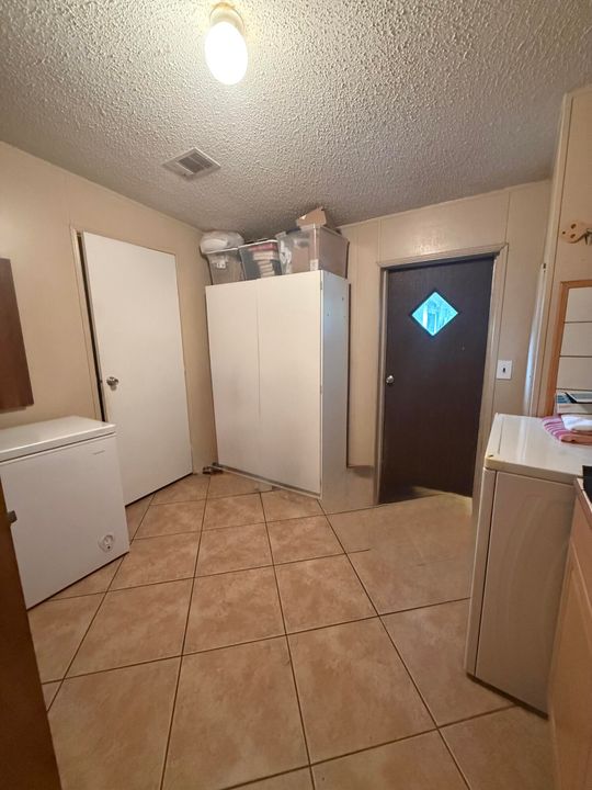 For Sale: $340,000 (3 beds, 2 baths, 2356 Square Feet)