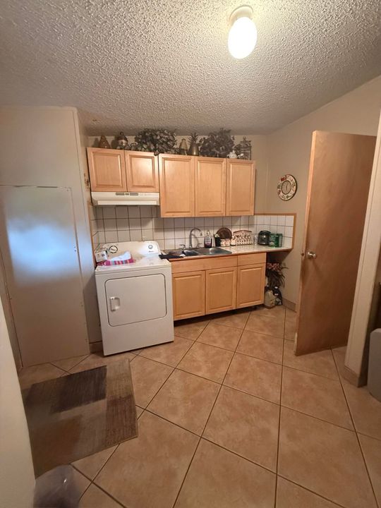 For Sale: $340,000 (3 beds, 2 baths, 2356 Square Feet)