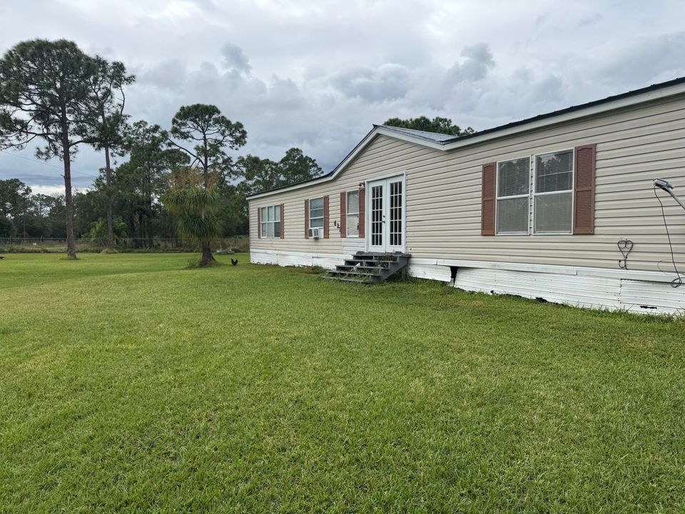 For Sale: $340,000 (3 beds, 2 baths, 2356 Square Feet)