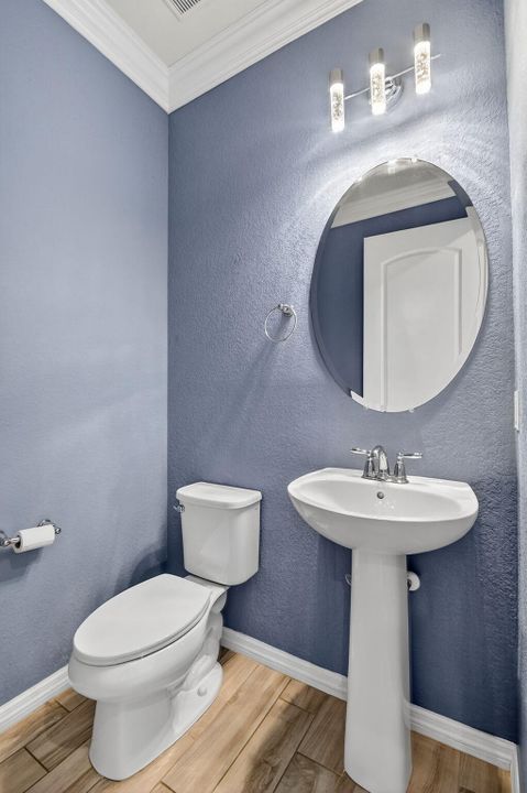 For Sale: $574,849 (3 beds, 2 baths, 1884 Square Feet)