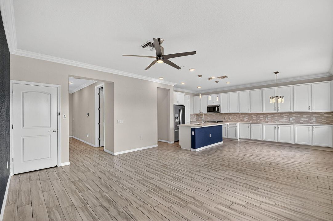 For Sale: $574,849 (3 beds, 2 baths, 1884 Square Feet)