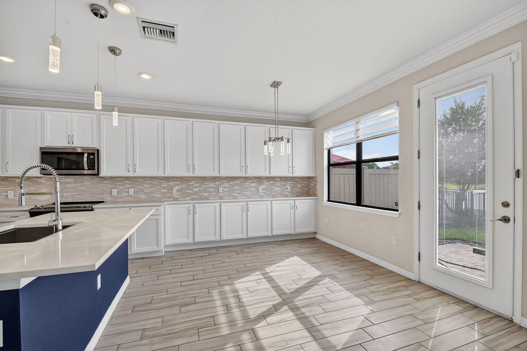 For Sale: $574,849 (3 beds, 2 baths, 1884 Square Feet)