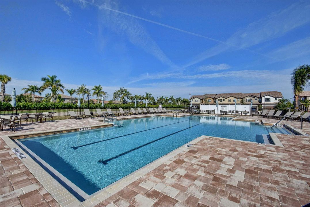 For Sale: $574,849 (3 beds, 2 baths, 1884 Square Feet)